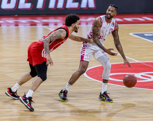 禁区内完成 禁区内完成